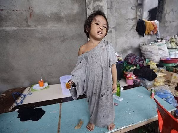 Rơi nước mắt trước thảm cảnh trẻ em Philippines sau siêu bão Haiyan ảnh 11