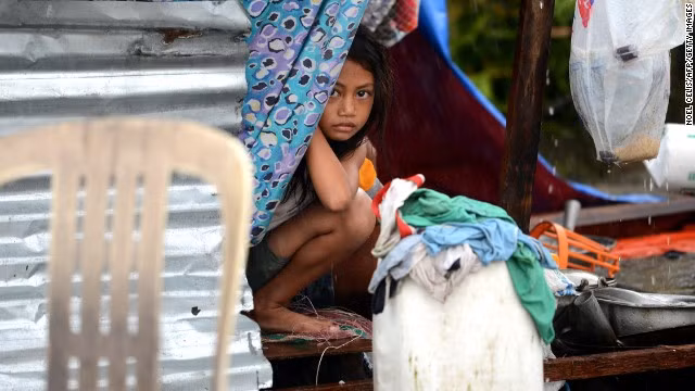 Rơi nước mắt trước thảm cảnh trẻ em Philippines sau siêu bão Haiyan ảnh 5