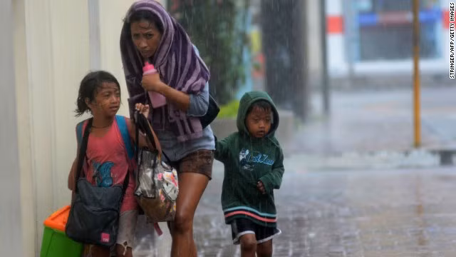 Rơi nước mắt trước thảm cảnh trẻ em Philippines sau siêu bão Haiyan ảnh 3