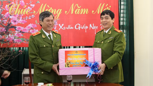 Chúc Tết đơn vị duy nhất 11 năm liền đạt thành tích quyết thắng ảnh 1