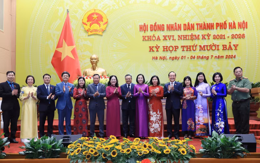 Phó Chủ tịch Quốc hội Nguyễn Thị Thanh cùng các đại biểu dự phiên khai mạc