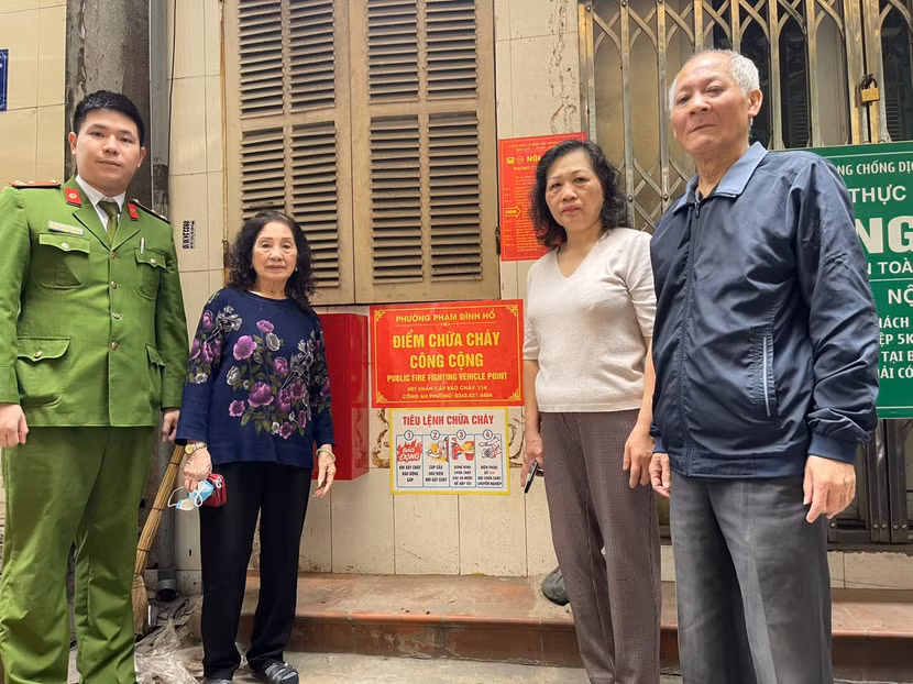 Điểm chữa cháy công cộng được lắp đặt trên địa bàn quận Hai Bà Trưng. Điểm chữa cháy công cộng được lắp đặt trên địa bàn quận Hai Bà Trưng.
