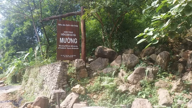 Đỏ hoen khóe mắt, tận nhìn nhà Lang người Mường sau cháy ảnh 1