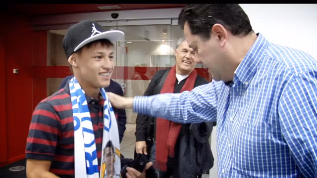 Santos sang Việt Nam: Không còn Neymar, đã có Neilton! ảnh 2