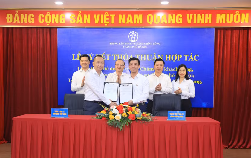 Bưu điện Việt Nam và Trung tâm phục vụ Hành chính công TP Hà Nội ký kết Thỏa thuận hợp tác triển khai cung ứng nhân lực hỗ trợ người dân thực hiện thủ tục hành chính Bưu điện Việt Nam và Trung tâm phục vụ Hành chính công TP Hà Nội ký kết Thỏa thuận hợp tác triển khai cung ứng nhân lực hỗ trợ người dân thực hiện thủ tục hành chính
