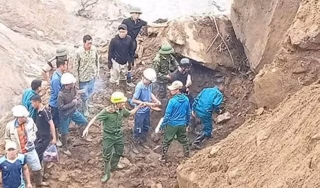 Lực lượng chức năng nỗ lực tìm kiếm các nạn nhân xuyên đêm