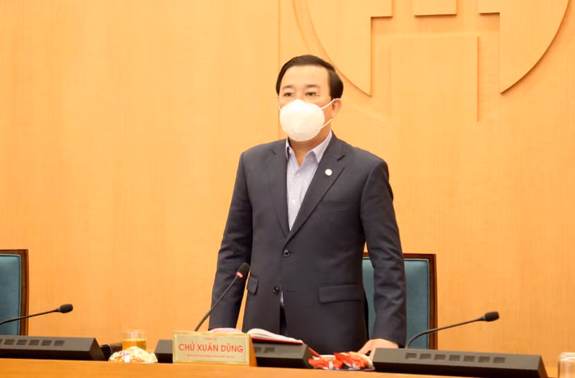 Phó Chủ tịch UBND TP Chử Xuân Dũng phát biểu tại cuộc họp