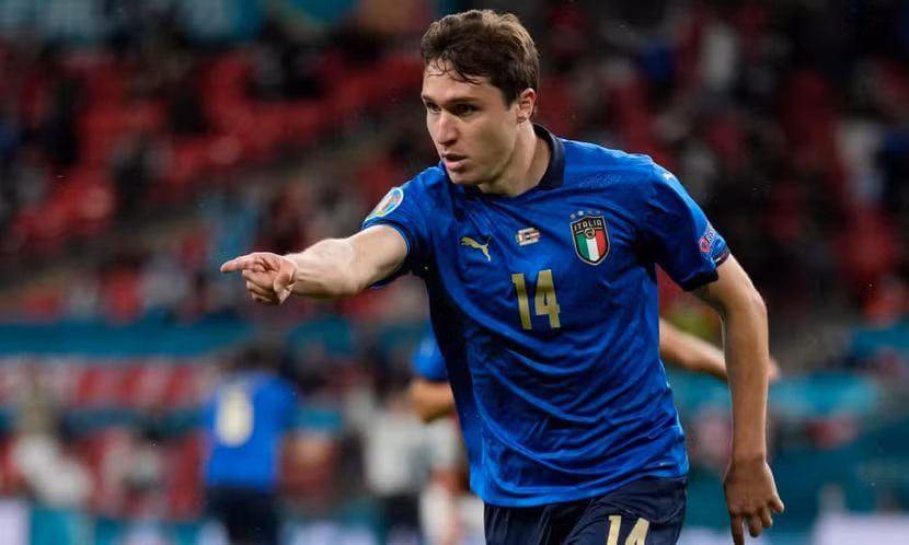 Chiesa mở điểm cho Azzurri trong hiệp phụ