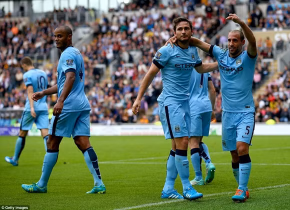 Lampard ghi bàn "như điên" ở Man City ảnh 3