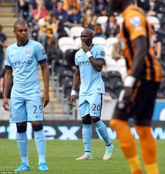 Lampard ghi bàn "như điên" ở Man City ảnh 2