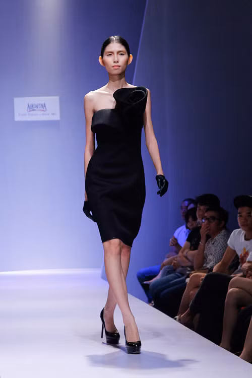 Mỹ Tâm tự tin "lấn sân" sàn catwalk ảnh 8