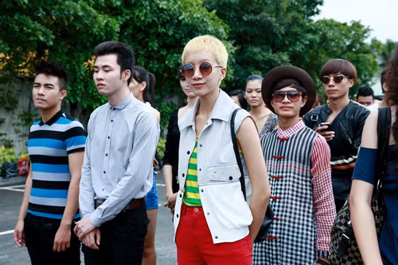 Thí sinh Top model 2013 gây ấn tượng bằng đủ "chiêu" ảnh 3