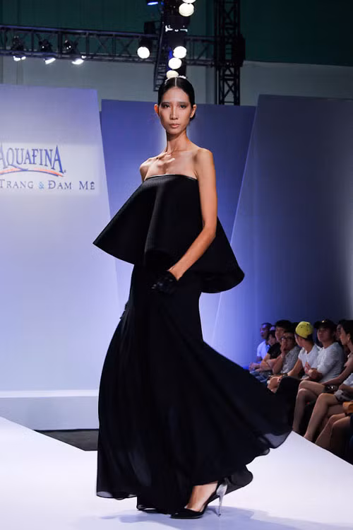 Mỹ Tâm tự tin "lấn sân" sàn catwalk ảnh 9