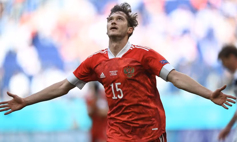 Miranchuk ghi bàn thắng đầu tiên cho Nga ở EURO 2020