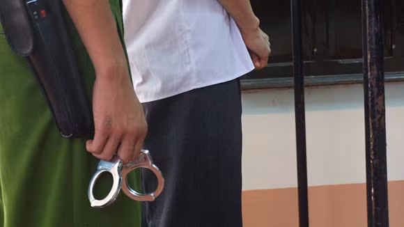 Đặt tiền hoặc tài sản thay thế tạm giam: Còn nhiều “lỗ hổng” ảnh 1