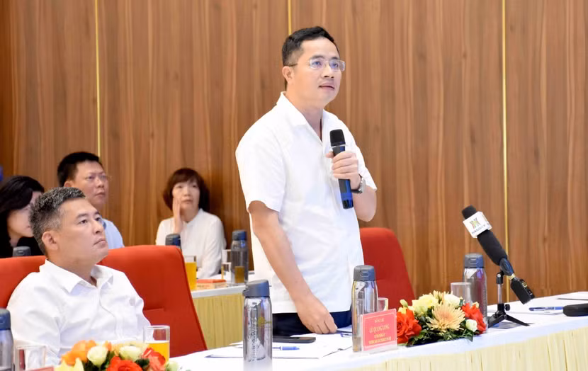 Đại tá Nguyễn Thành Long, Phó Giám đốc CATP Hà Nội trả lời các vấn đề người lao động quan tâm Đại tá Nguyễn Thành Long, Phó Giám đốc CATP Hà Nội trả lời các vấn đề người lao động quan tâm