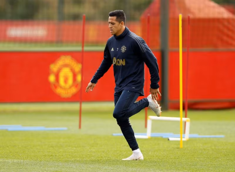 Các cầu thủ M.U dường như rất ác cảm với Sanchez, ngôi sao cũ của kình địch Arsenal