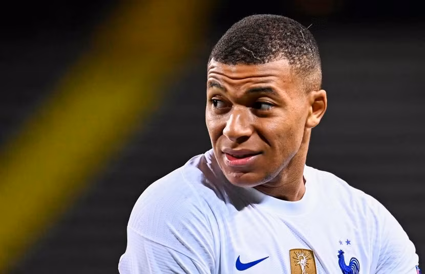 Tới lượt Mbappe nhiễm Covid-19