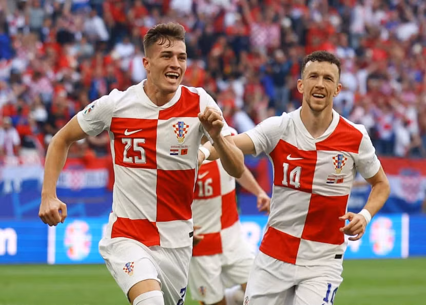 Croatia bùng nổ trong 2 phút nhưng không đủ giữ trọn 3 điểm