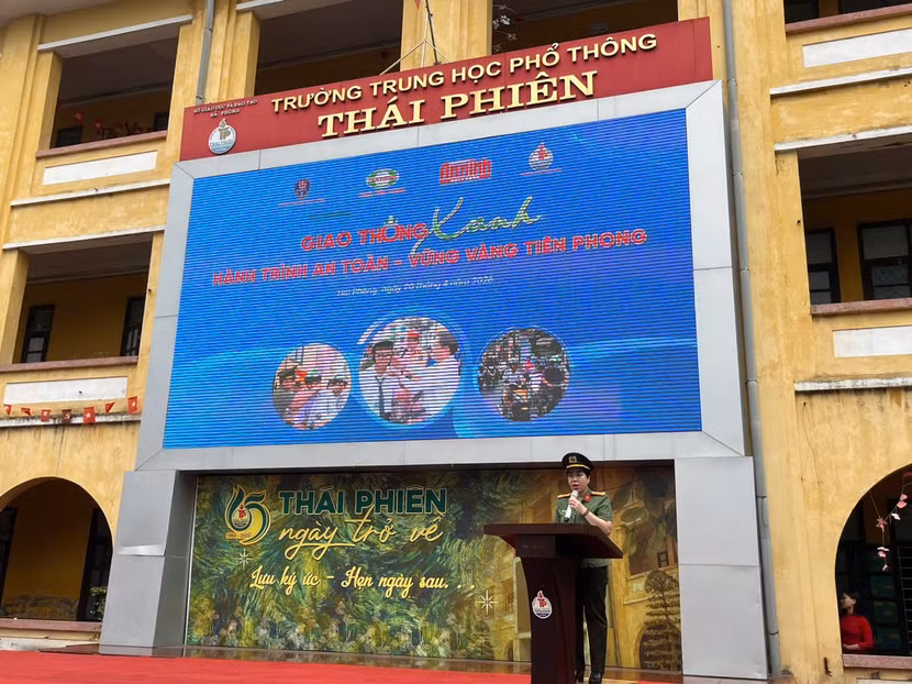 Thượng tá Nguyễn Thu Hồng, Trưởng ban biên tập Báo An ninh Hải Phòng phát biểu trong chương trình