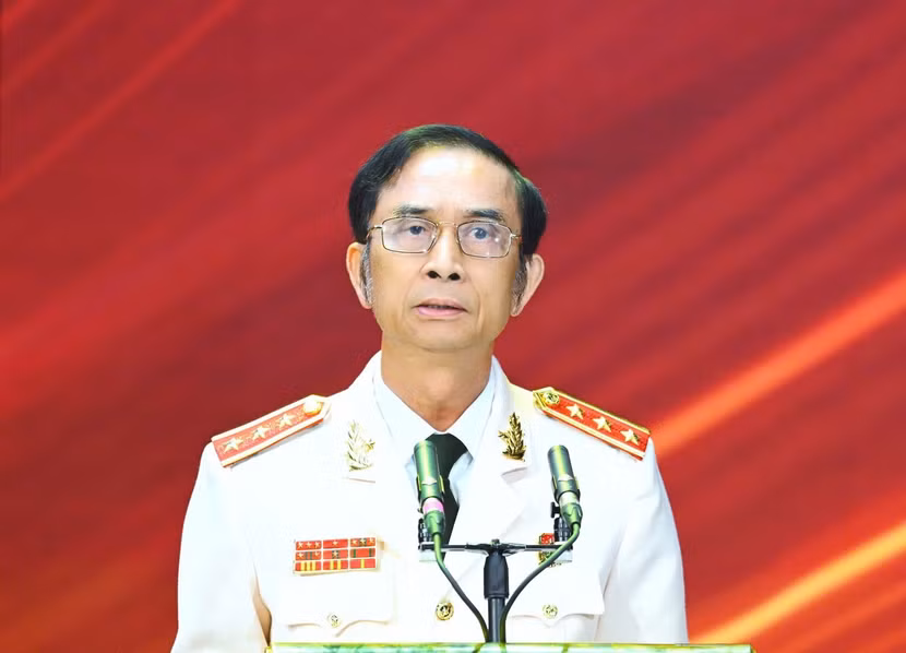 Thượng tướng Đặng Văn Hiếu, nguyên Thứ trưởng Thường trực Bộ Công an, nguyên Chánh Văn phòng Bộ Công an - Đại diện cán bộ Công an hưu trí Văn phòng Bộ Công an phát biểu tại Lễ kỷ niệm; khẳng định với trách nhiệm của những người đi trước, dù đã nghỉ công tác, nhưng vẫn tiếp tục đóng góp kinh nghiệm, truyền lửa nghề, dìu dắt thế hệ cán bộ trẻ của lực lượng Tham mưu các cấp công an; tin tưởng, kỳ vọng thế hệ trẻ Tham mưu Công an nhân dân sẽ viết tiếp những trang sử vàng bằng sự nhạy bén, bản lĩnh kiên cường, làm chủ khoa học công nghệ để nâng cao chất lượng các mặt công tác tham mưu.