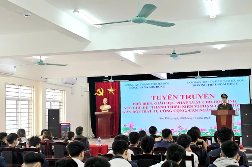 Lực lượng Công an xã cảnh báo các nguy cơ vi phạm pháp luật trong học đường