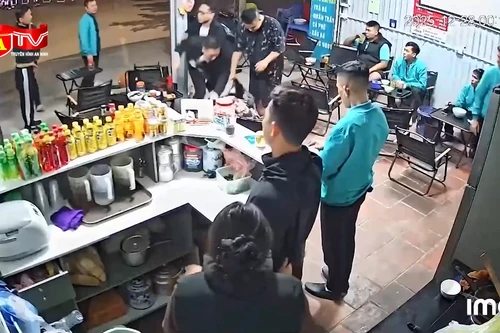 Truy xét nhóm đối tượng côn đồ gây thương tích chỉ vì mâu thuẫn tại trạm sạc xe điện