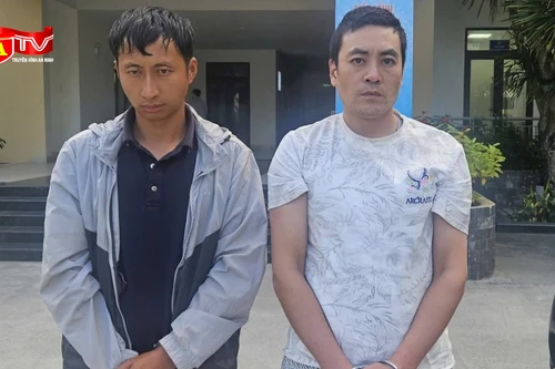 Thua bạc hết tiền, 2 người nước ngoài hóa ‘người nhện’ đi trộm tài sản