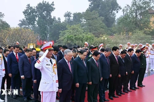 Lãnh đạo Đảng, Nhà nước đặt vòng hoa tại Đài tưởng niệm các Anh hùng liệt sỹ