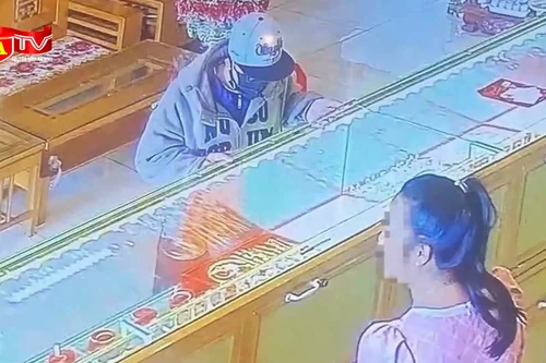 Truy xét bắt giữ đối tượng dùng biển số giả đi cướp hiệu vàng 