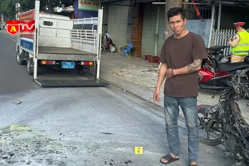 Xử lý nghiêm đối tượng đốt xe khi bị CSGT kiểm tra 