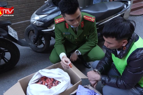 Mua máy cuốn vỏ, sản xuất pháo nổ kiếm tiền dịp Tết