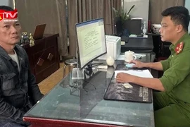 Nhắc nhở không hút thuốc, tài xế Grab bị "thượng đế" say xỉn tấn công