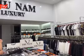 Hà Nội: Tạm giữ lô hàng thời trang nghi giả mạo trị giá gần 400 triệu đồng