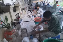 Khi những bức tượng thắp lên hy vọng hoàn lương 