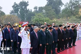 Lãnh đạo Đảng, Nhà nước đặt vòng hoa tại Đài tưởng niệm các Anh hùng liệt sỹ