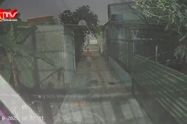 Khởi tố đối tượng say xỉn, ném gạch đá vào nhà dân trong đêm để “giải quyết mâu thuẫn” cho gia đình bạn 