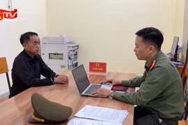 Mua súng và hạt nổ để săn bắn, người đàn ông bị khởi tố