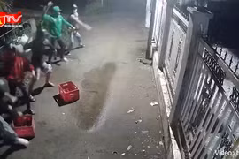 Từ cho vay lãi nặng đến “khủng bố” nhà dân: 6 đối tượng bị bắt giữ