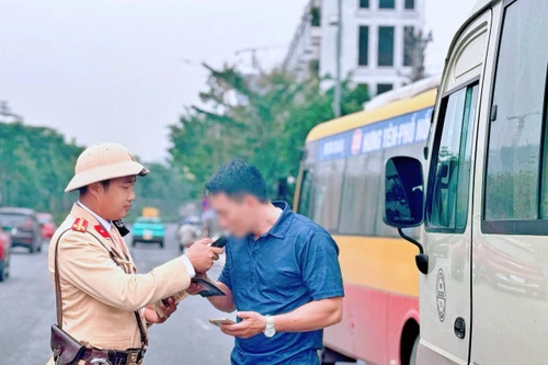 Hà Nội xử lý nghiêm gần 1.100 vi phạm kinh doanh vận tải