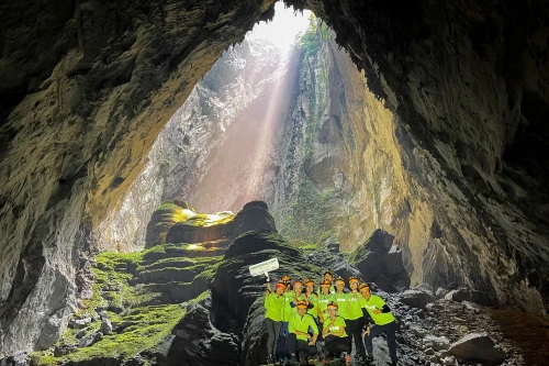 Tour khám phá hang Sơn Đoòng đã kín chỗ 