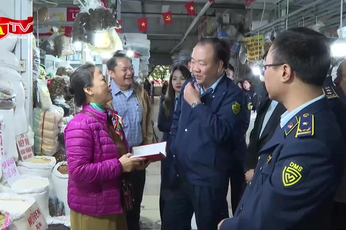 Kiểm tra công tác bình ổn thị trường tết Bính Ngọ 2026 tại Hà Nội
