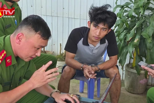 Bắt khẩn cấp thanh niên rượt đuổi, đập phá xe taxi trên quốc lộ 20 