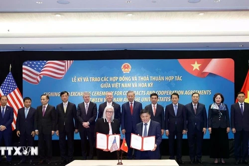 Lễ ký và trao các hợp đồng, thỏa thuận hợp tác của Việt Nam và Hoa Kỳ