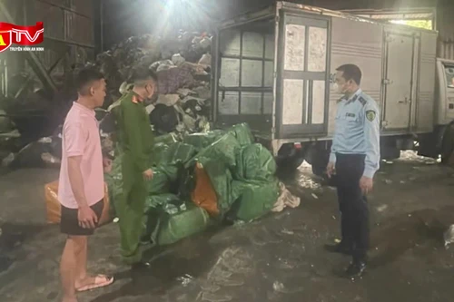 Phát hiện, thu giữ hơn 1,3 tấn nầm lợn bốc mùi hôi thối 