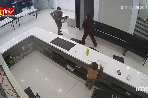 Công an nhanh chóng bắt giữ đối tượng đánh người, cướp tài sản tại cửa hàng điện thoại