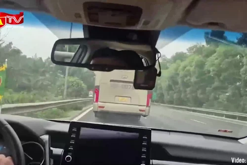 Xử phạt lái xe khách cản trở đoàn xe ưu tiên 