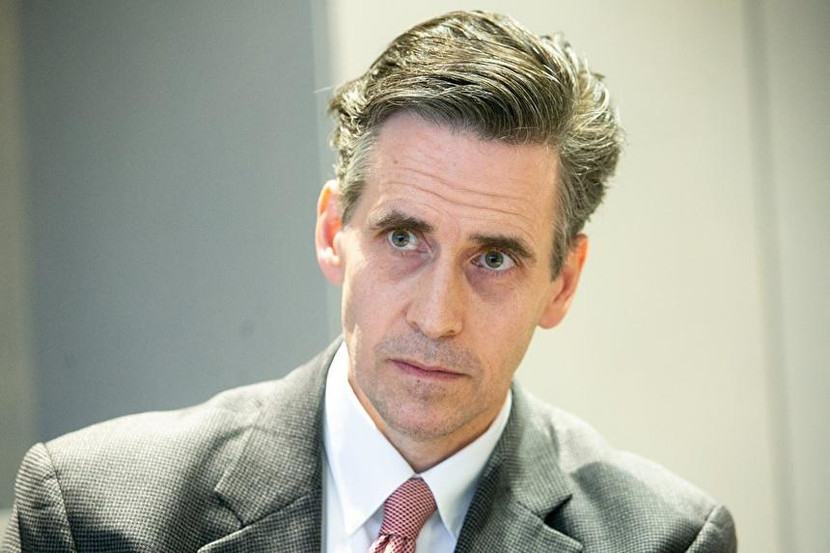 Phó đại sứ Mỹ Bartle B. Gorman đã được yêu cầu đến gặp mặt tại Bộ Ngoại giao Nga