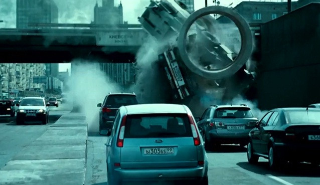 Kỷ lục 132 chiếc ôtô bị phá tan trong phim bom tấn Die Hard 5 ảnh 1