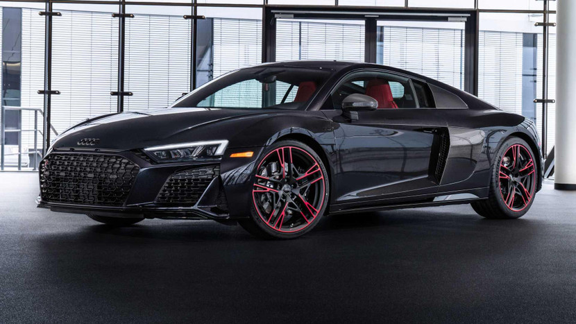 Audi R8 RWD 2021 Panther sử dụng màu sơn Panther Black độc quyền của Audi với hiệu ứng trong suốt và lạ mắt cho ngoại thất.